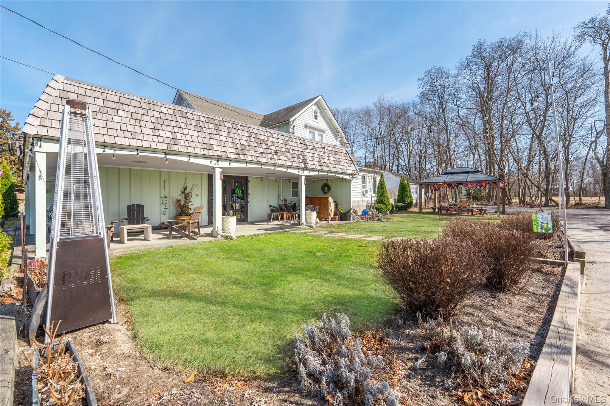 13100 Main Rd Property Photo 6