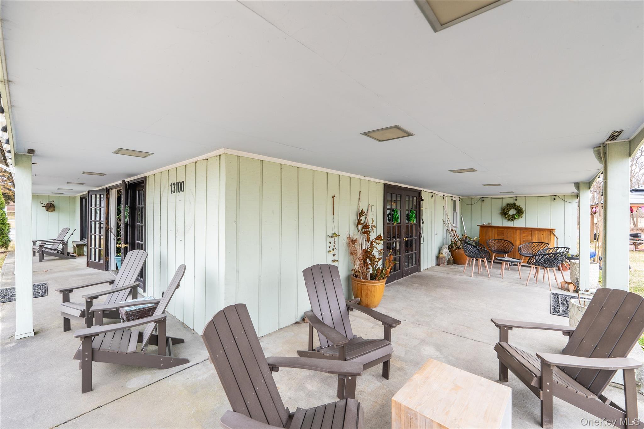 13100 Main Rd Property Photo 16