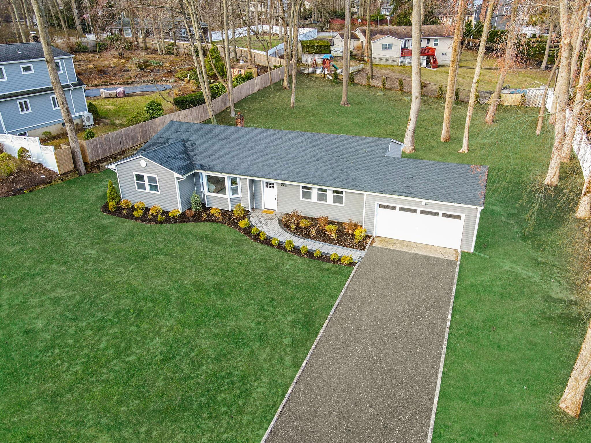 48 Oak Street Property Photo