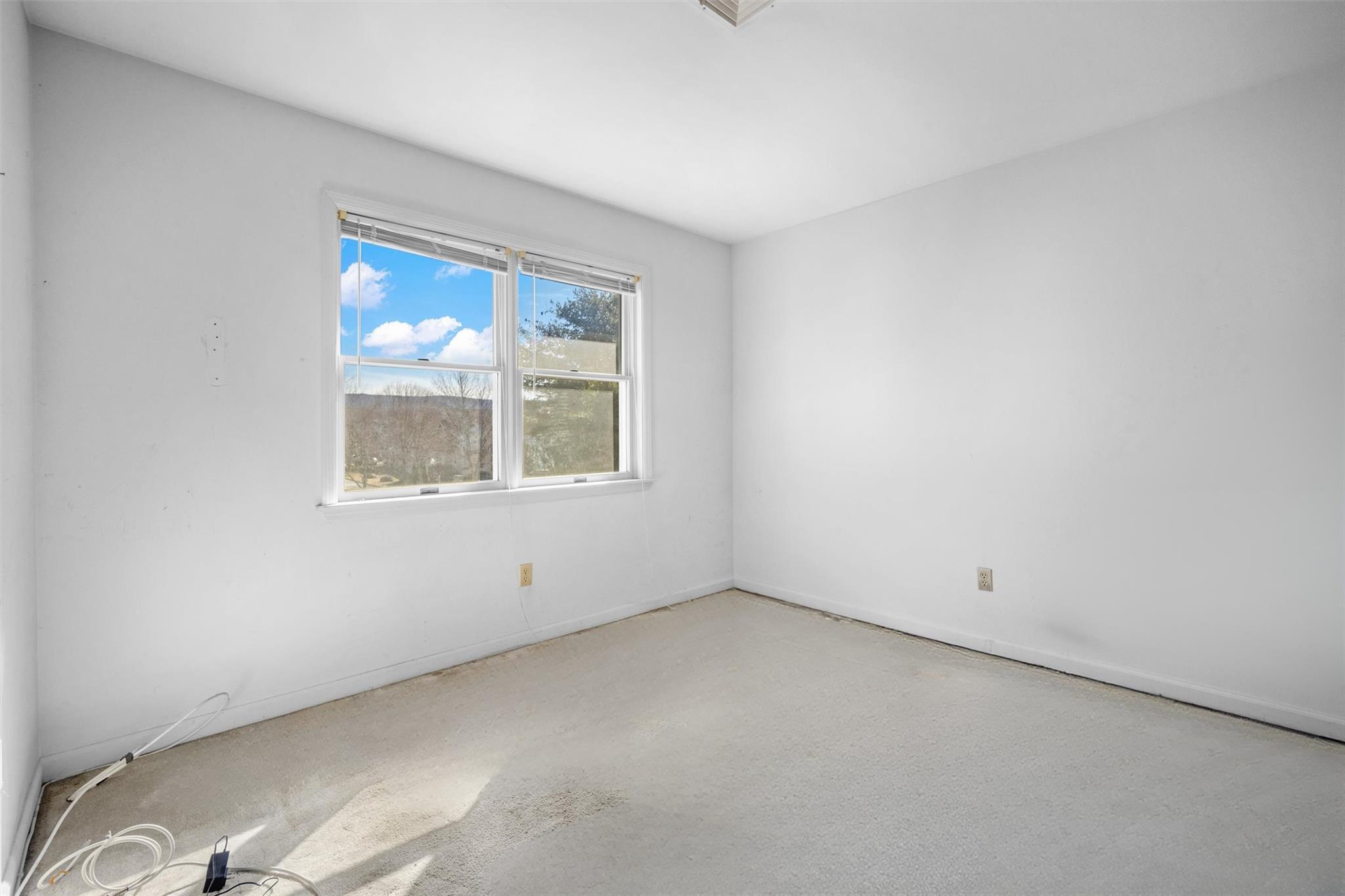 324 Cornwall Meadows Lane Property Photo 11