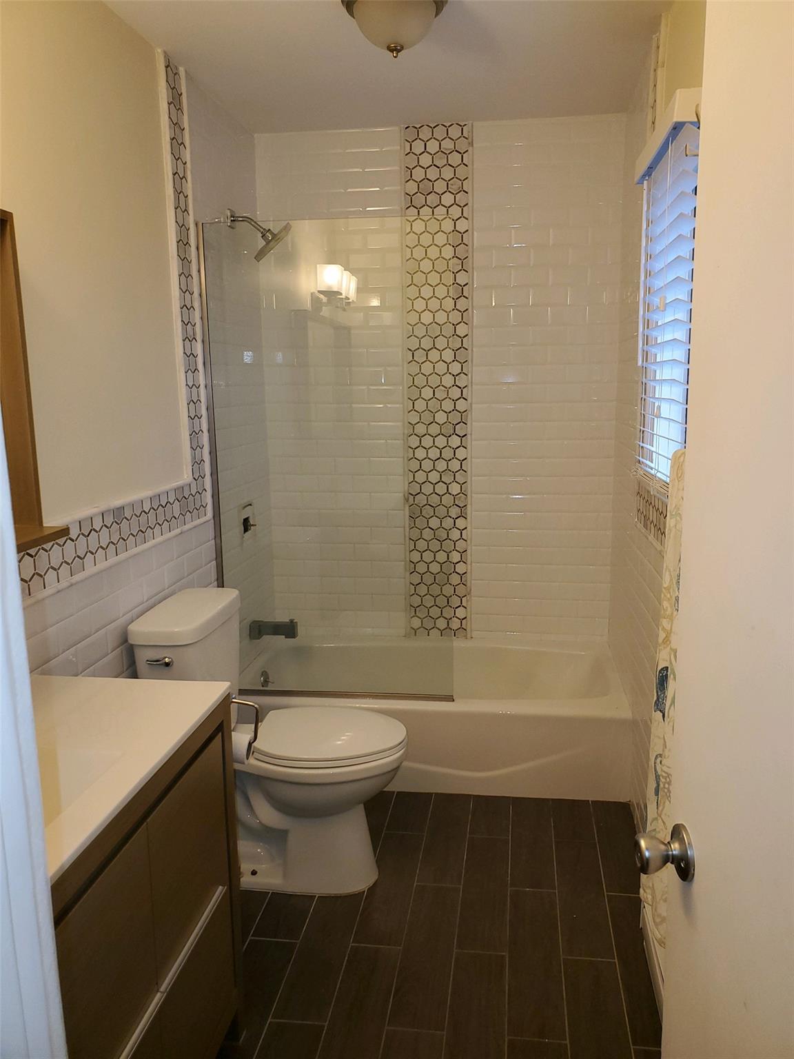 437 Dehnhoff Walk Property Photo 10
