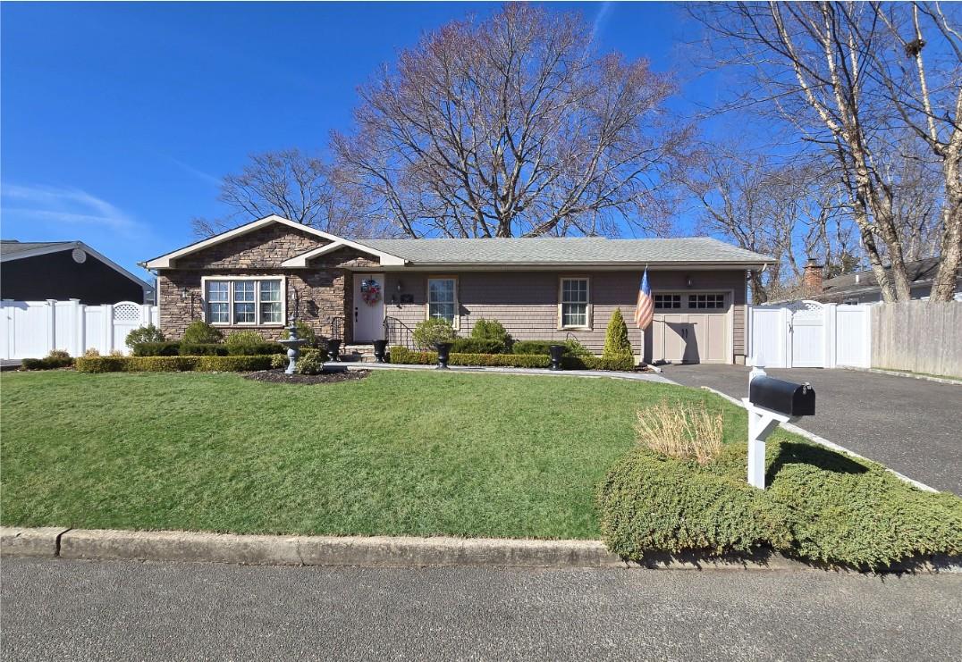 1568 Carl Avenue Property Photo