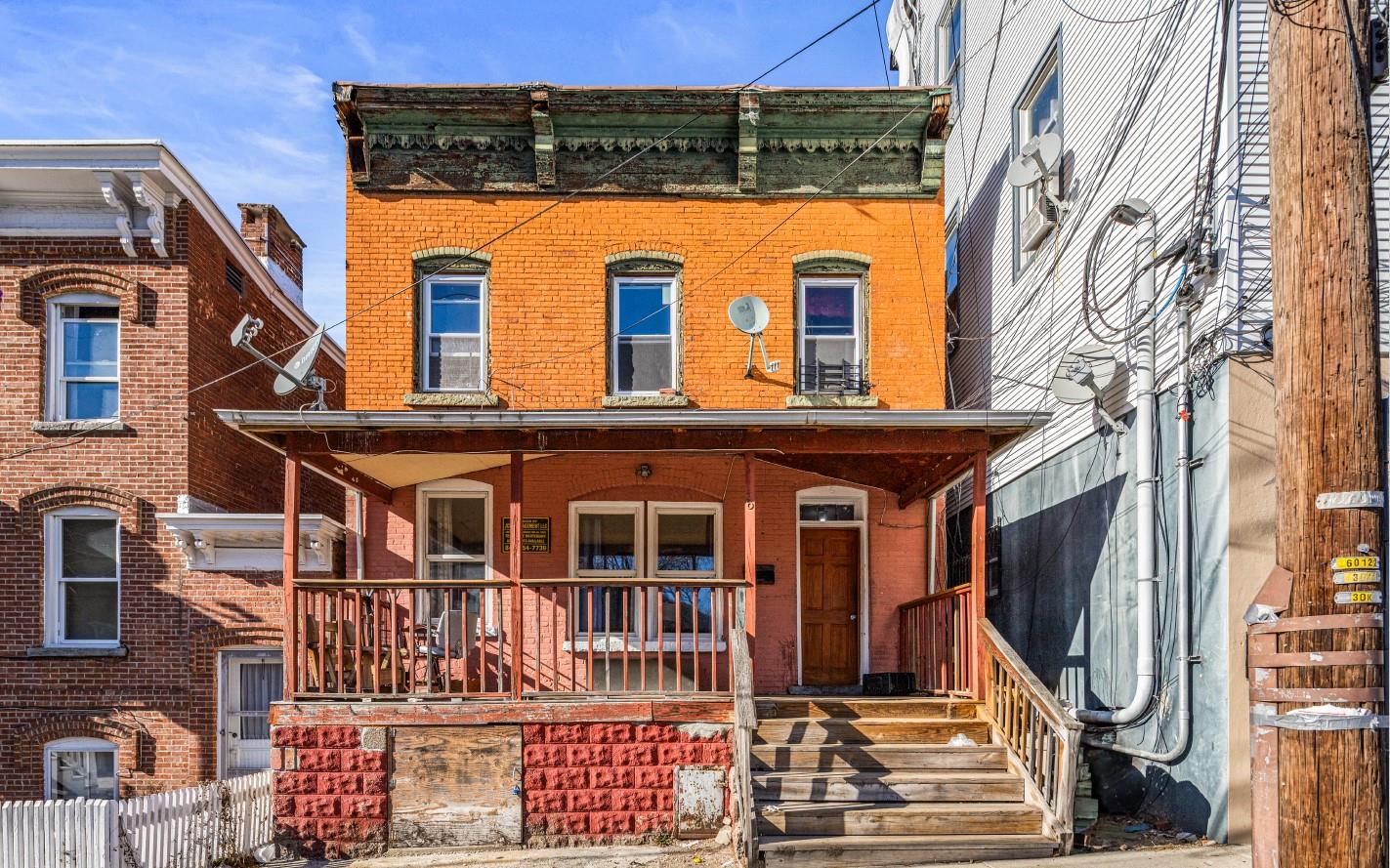 6 W Broad Street