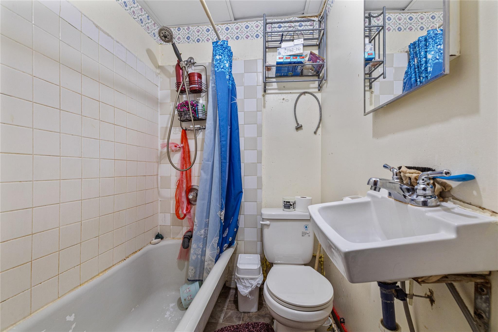6 W Broad Street Property Photo 4