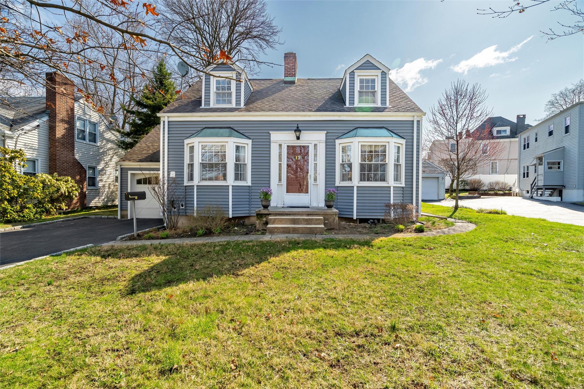 17 N Ridge Street Property Photo