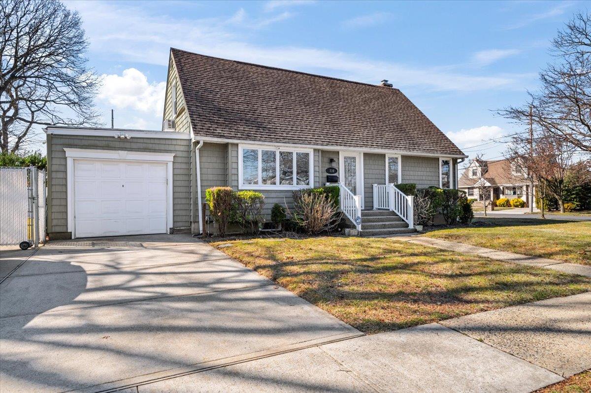 310 Clark Boulevard Property Photo