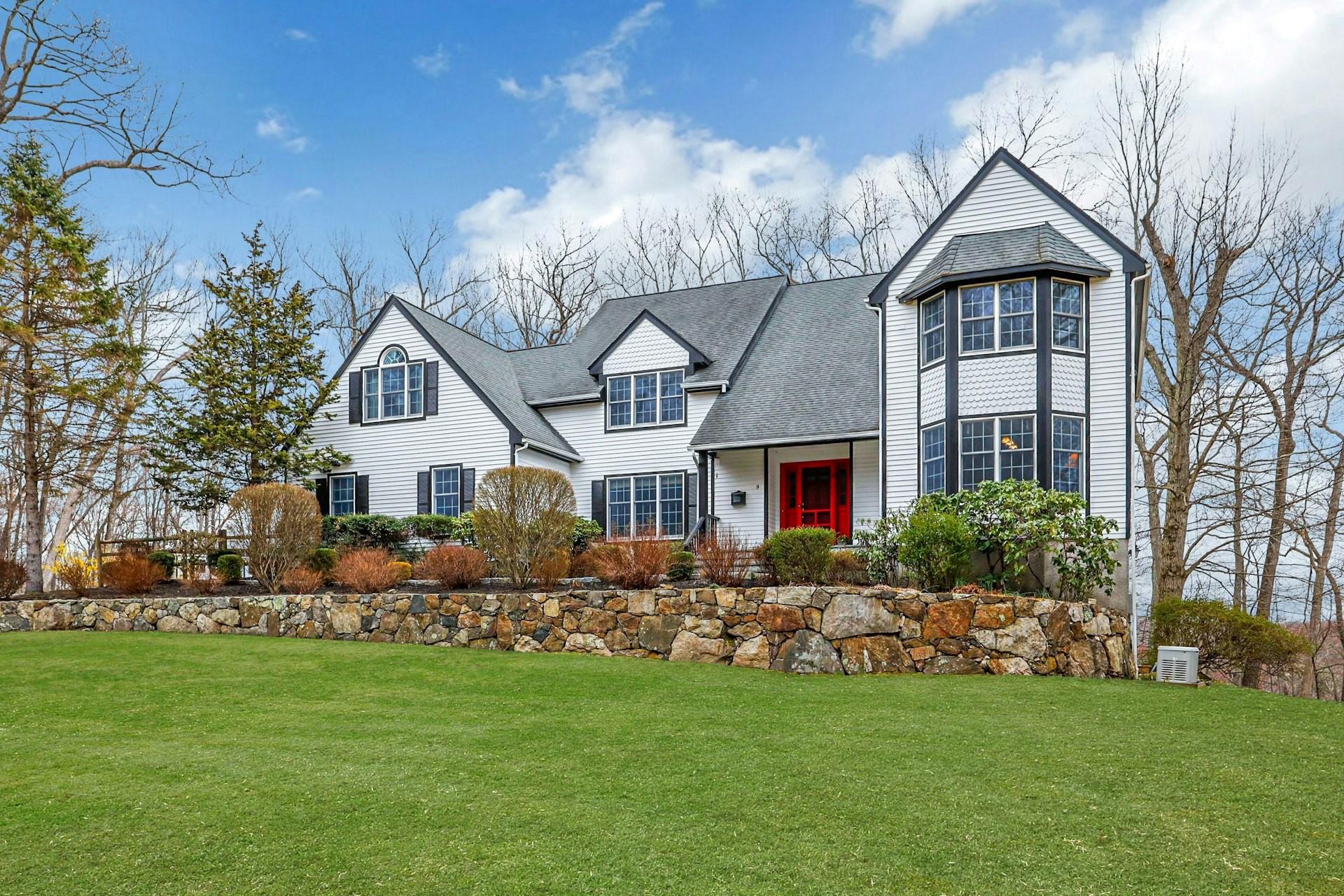 9 Sullivan Road Property Photo 1