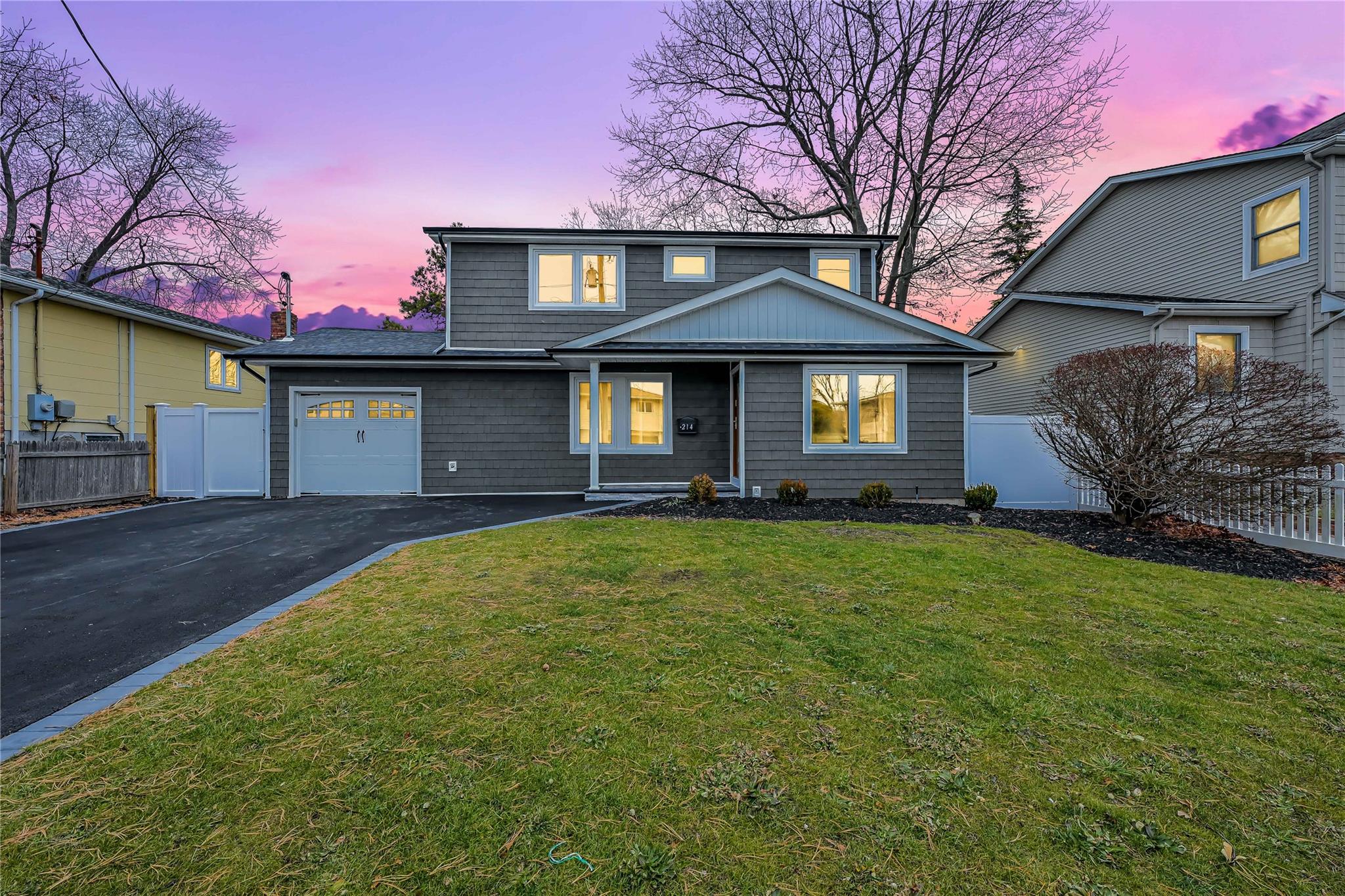 214 Oak Neck Road Property Photo