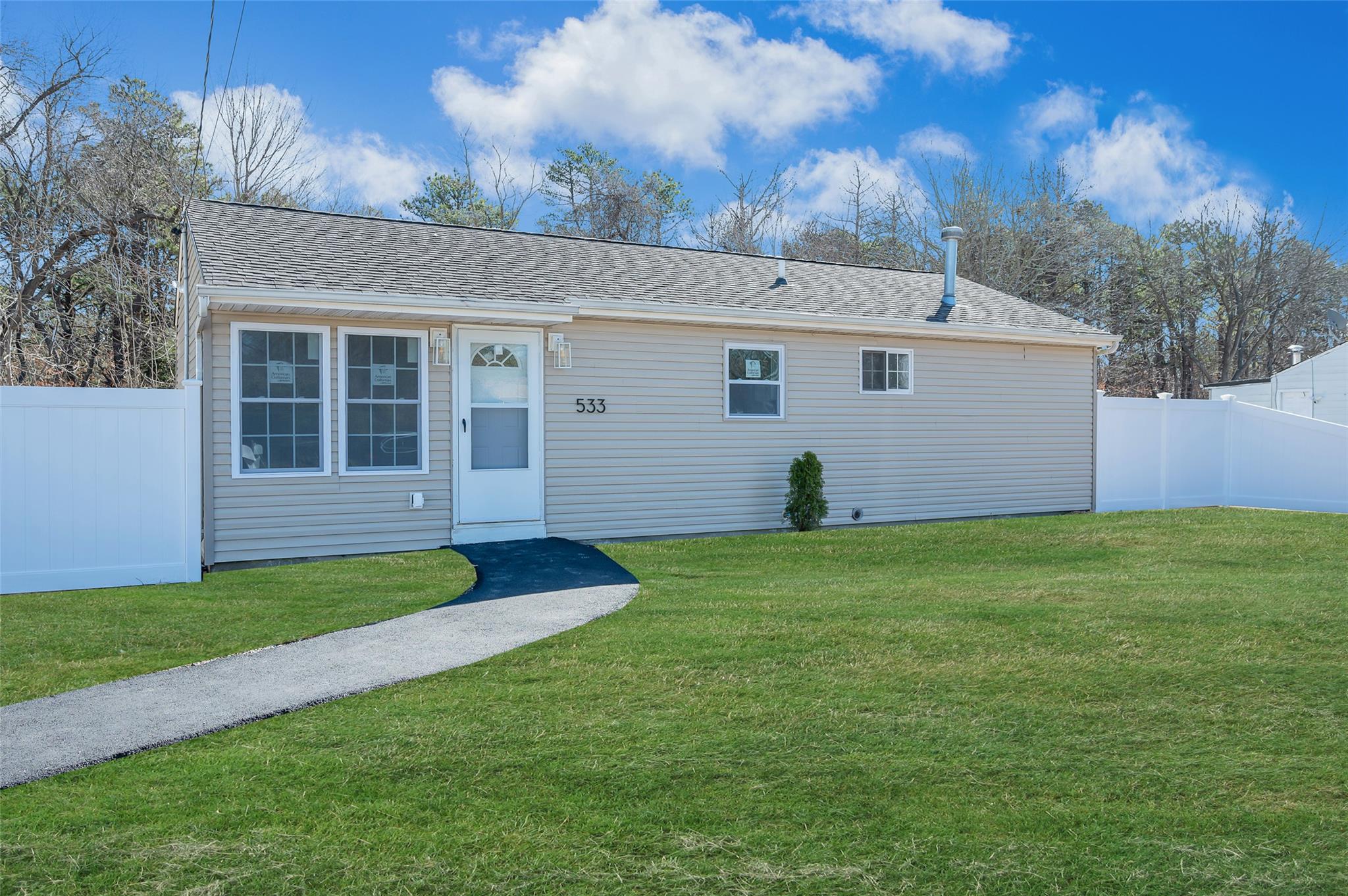 533 Bourdois Avenue Property Photo