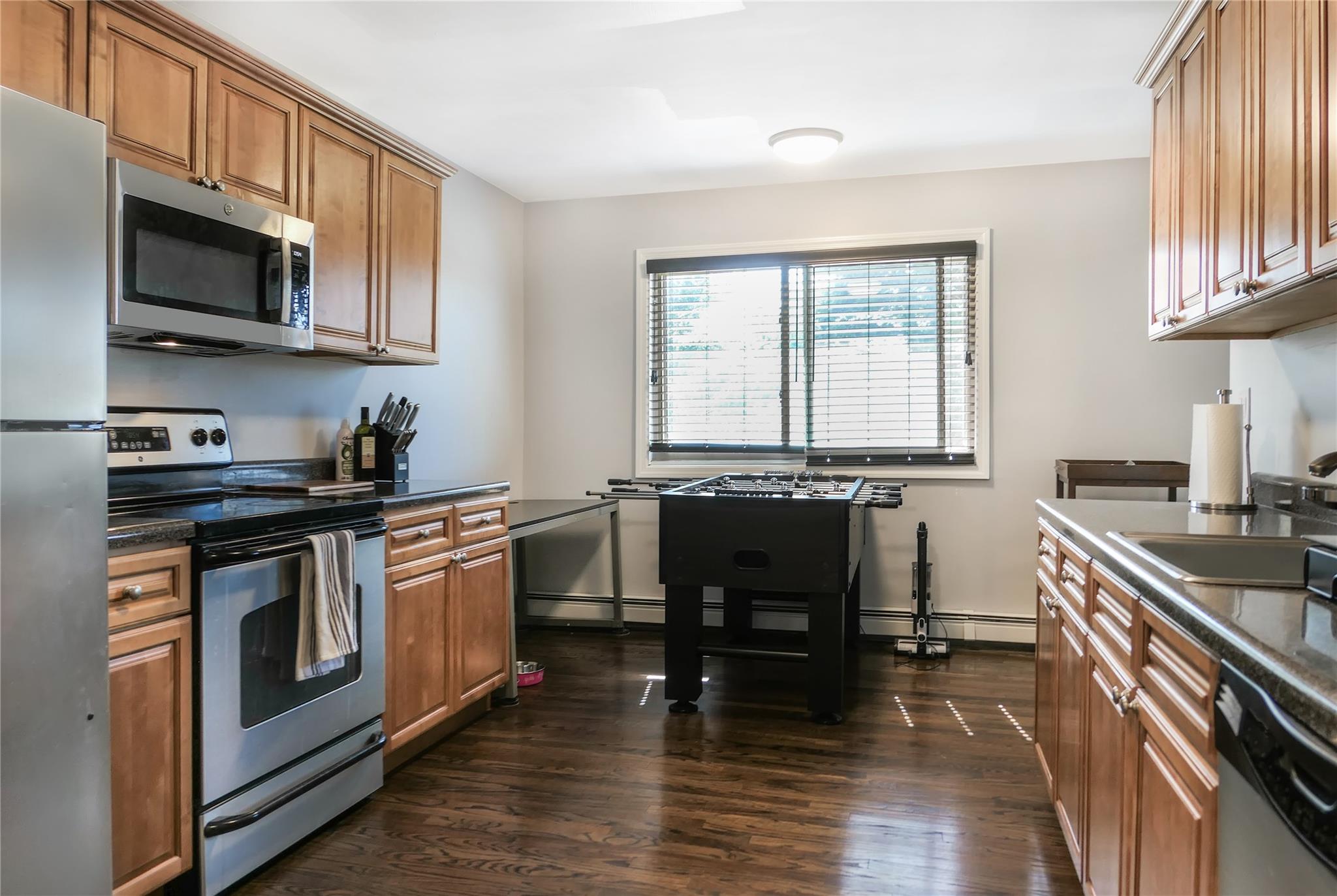 2453 Union Blvd 36b Property Photo