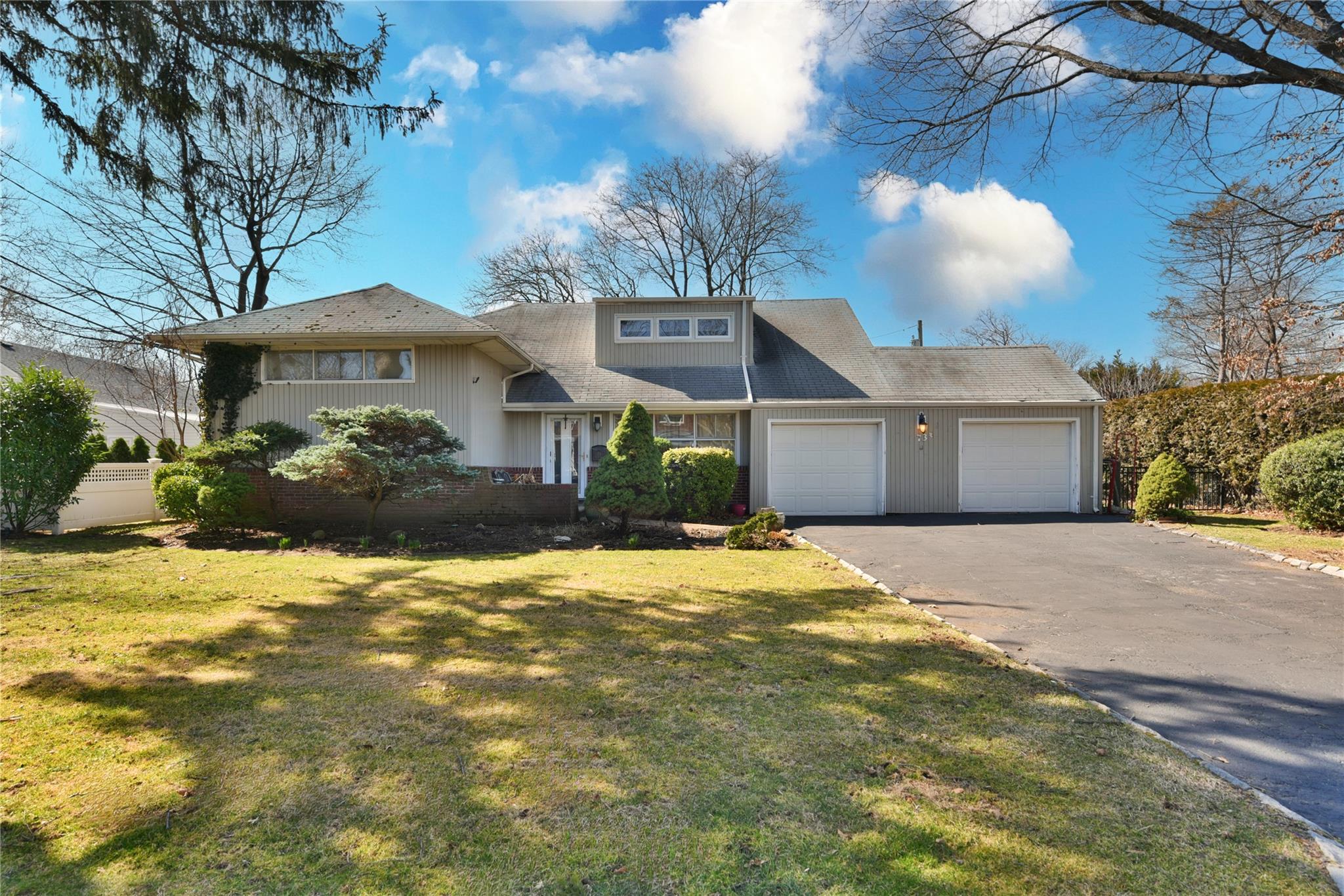 73 Weeks Road Property Photo