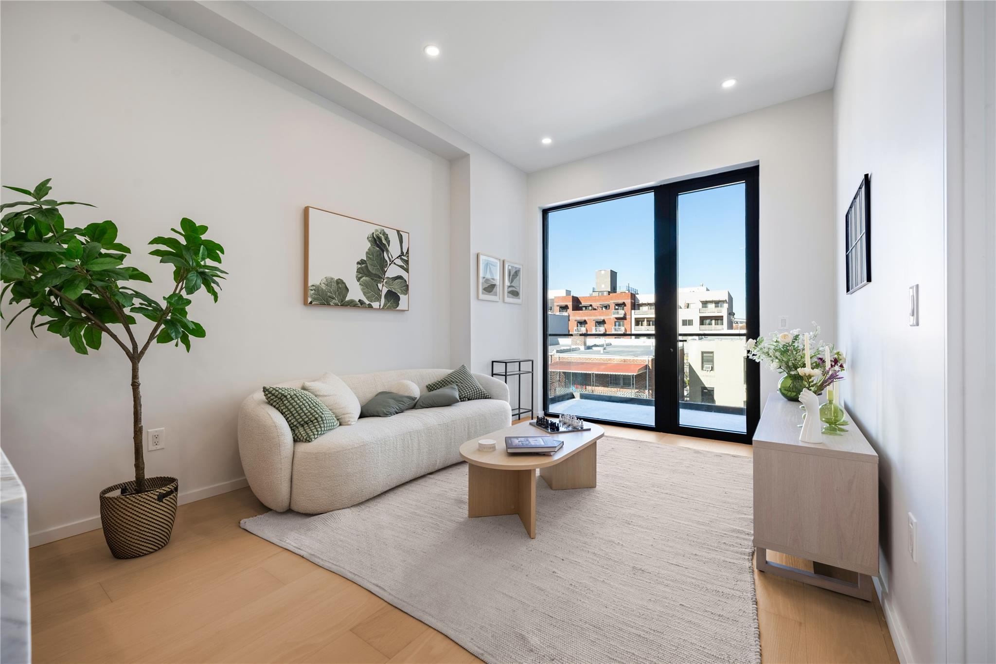 31-16 21st Street 2g Property Photo
