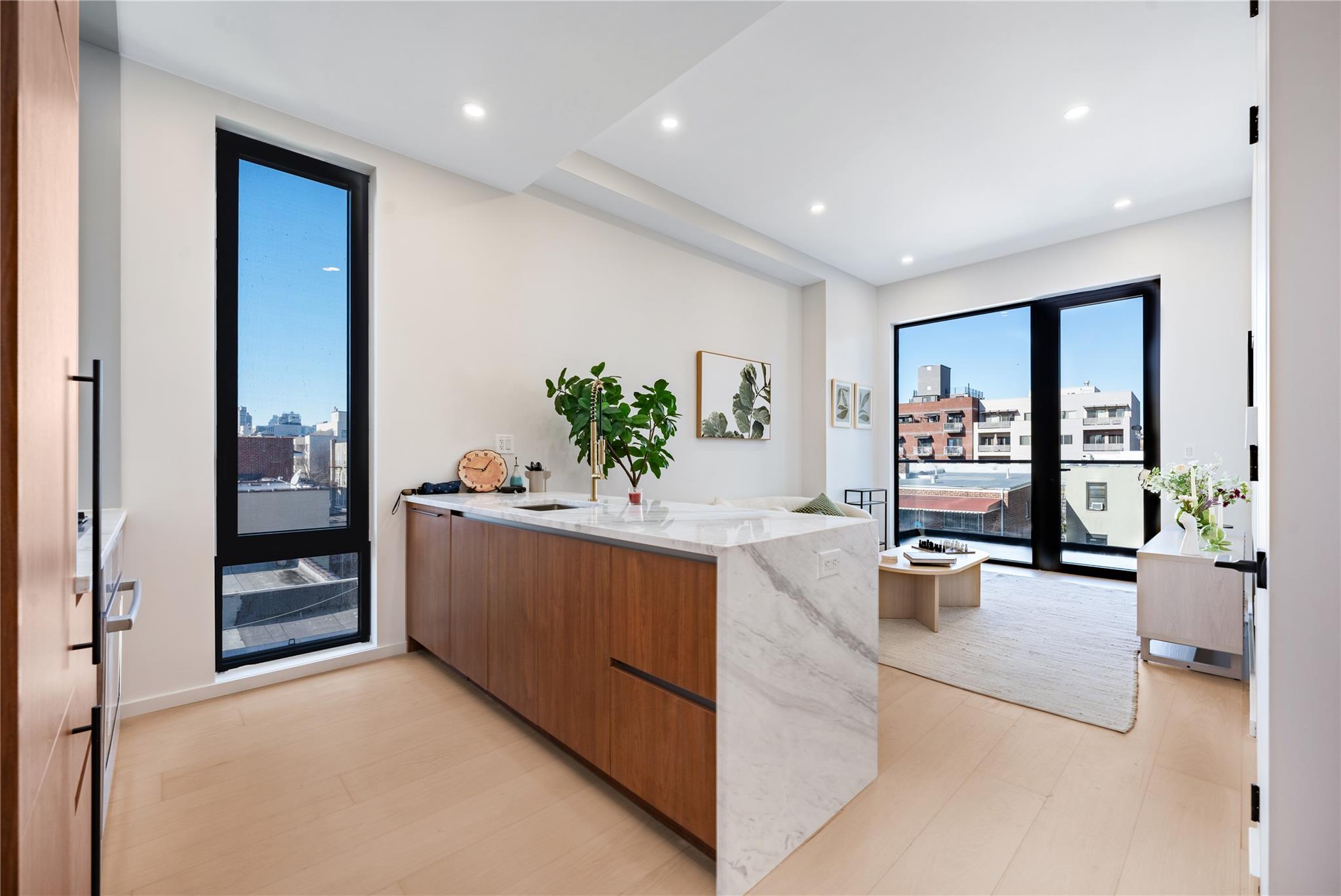 31-16 21st Street 2g Property Photo 2