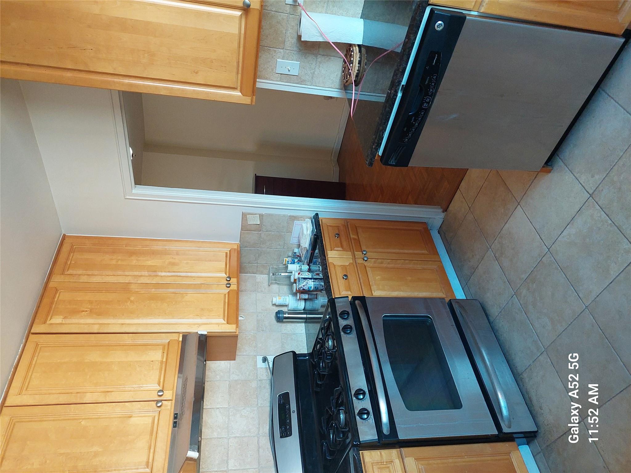 220-55 46 Avenue #6f Property Photo 6