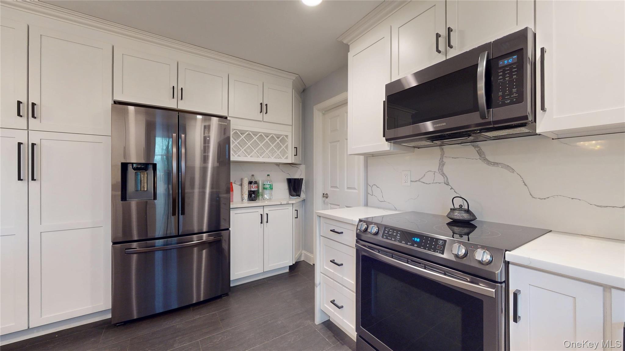 36 Nidzyn Avenue Property Photo 12