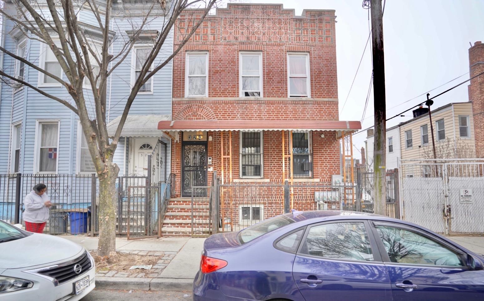 324 Arlington Avenue Property Photo 1