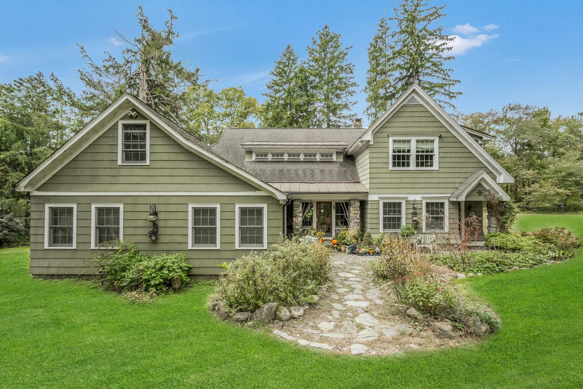 209 Hardscrabble Road Property Photo