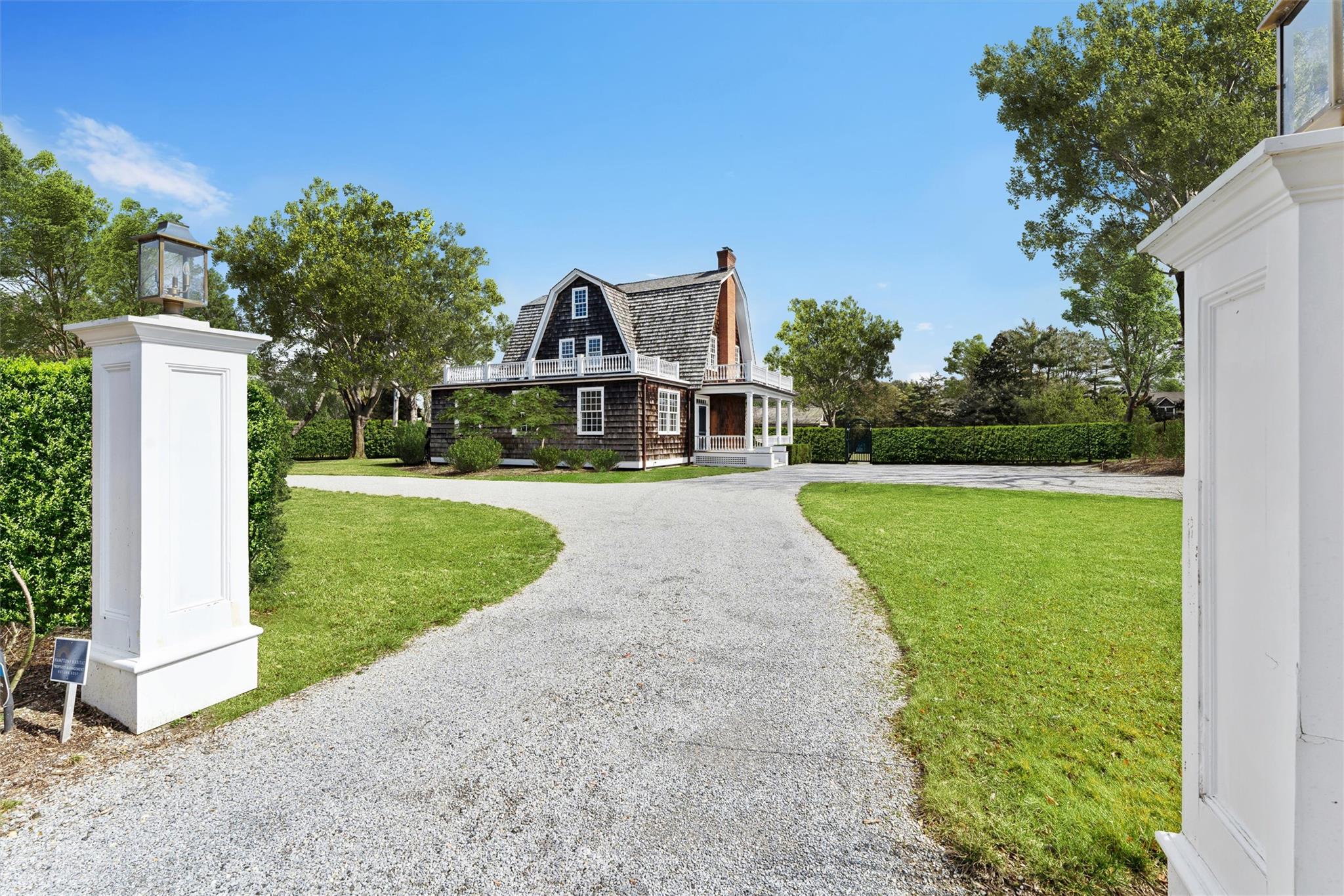 109 Quogue Street Property Photo