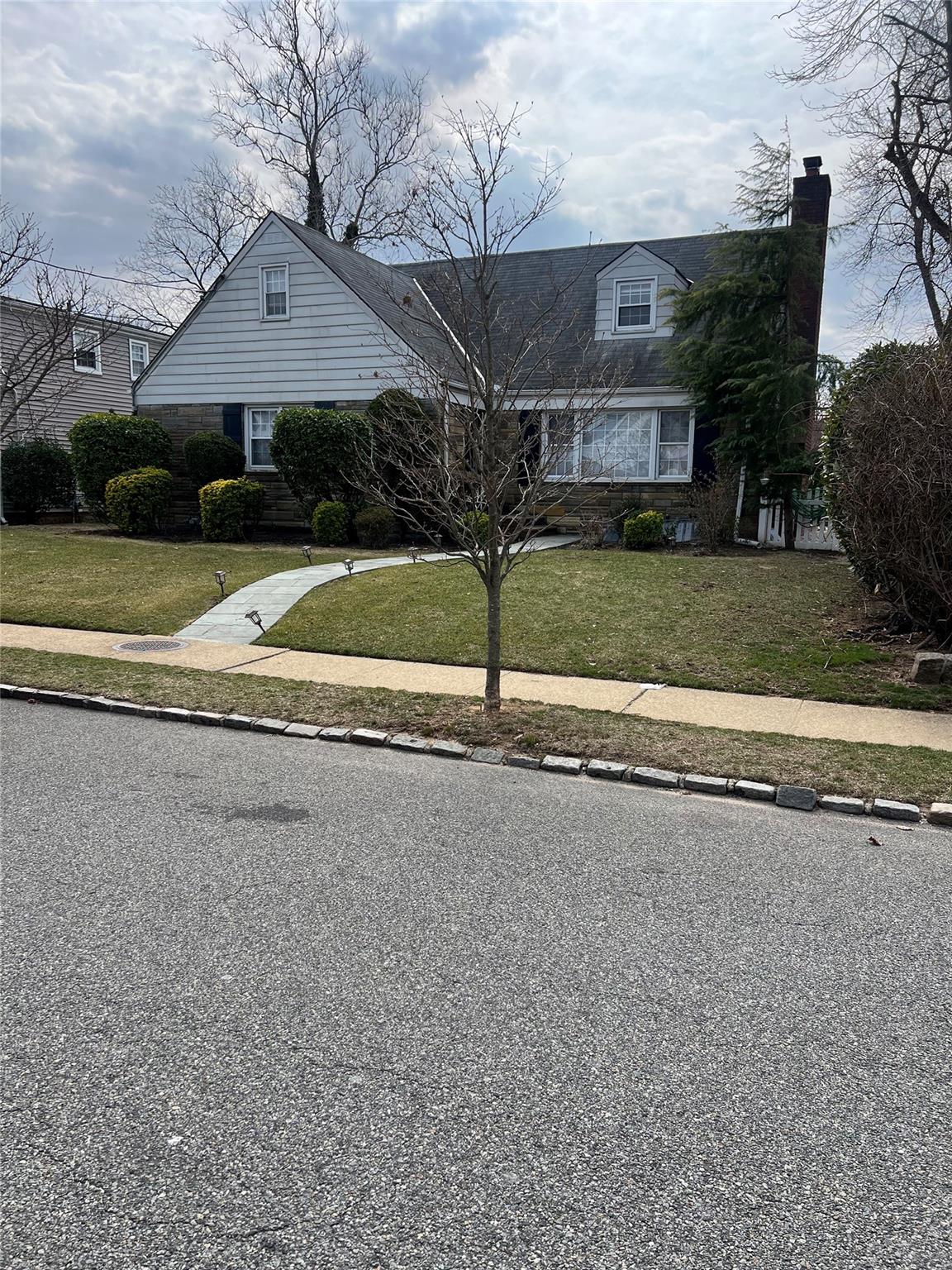 31 Linden Street Property Photo 1