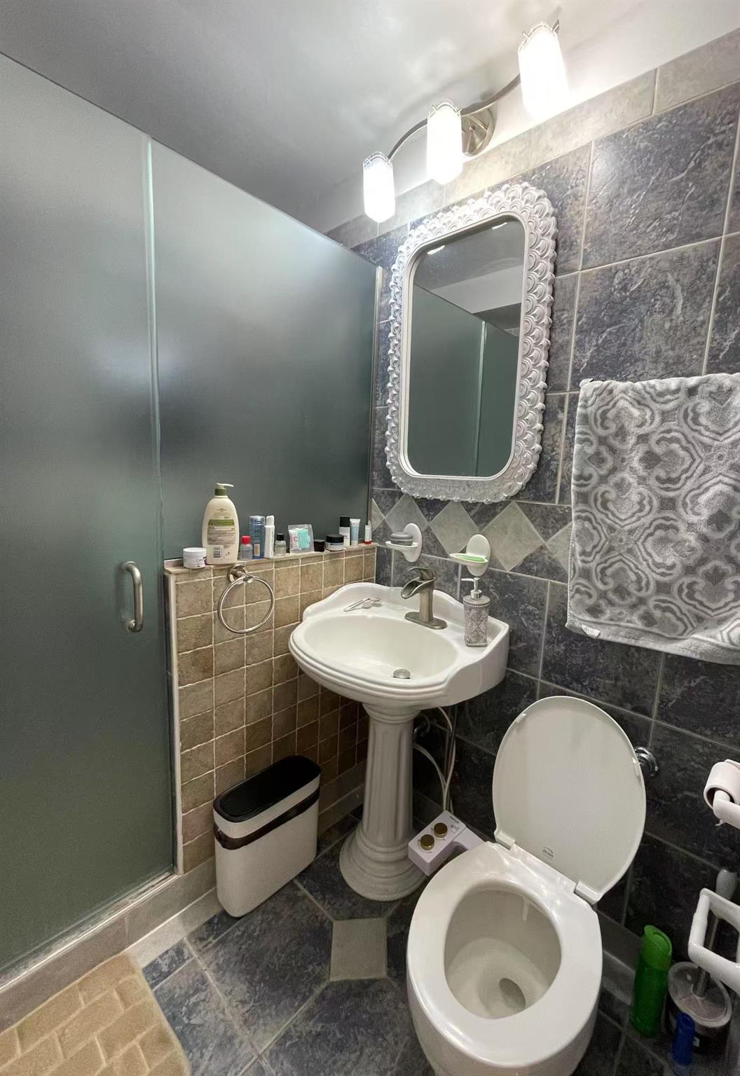 140-50 Burden Crescent 4j Property Photo 13