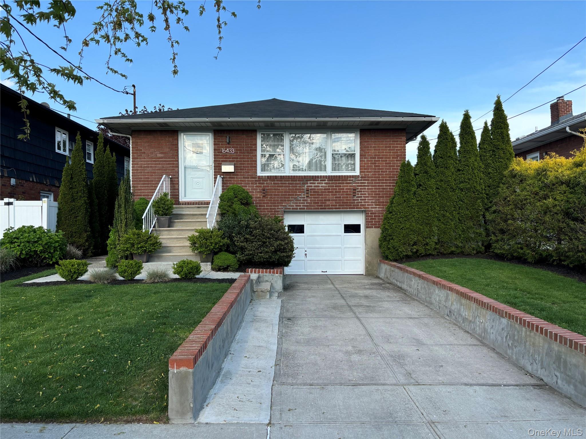 164-33 97th Street Property Photo 1