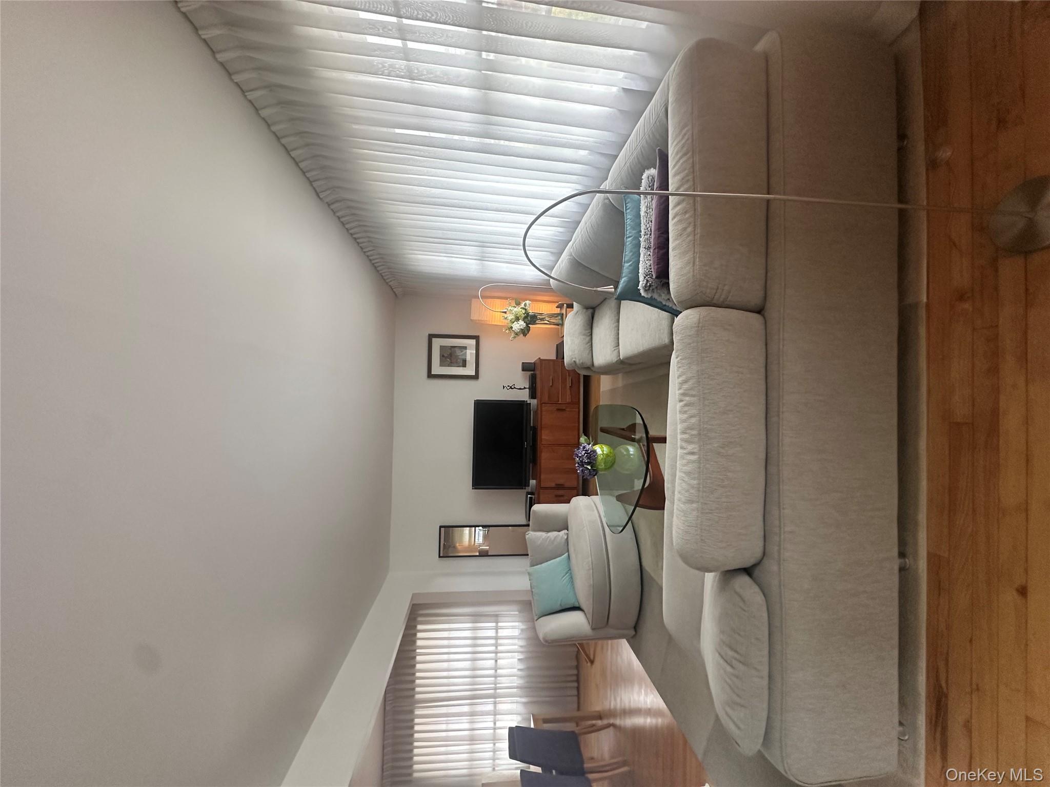 164-33 97th Street Property Photo 3