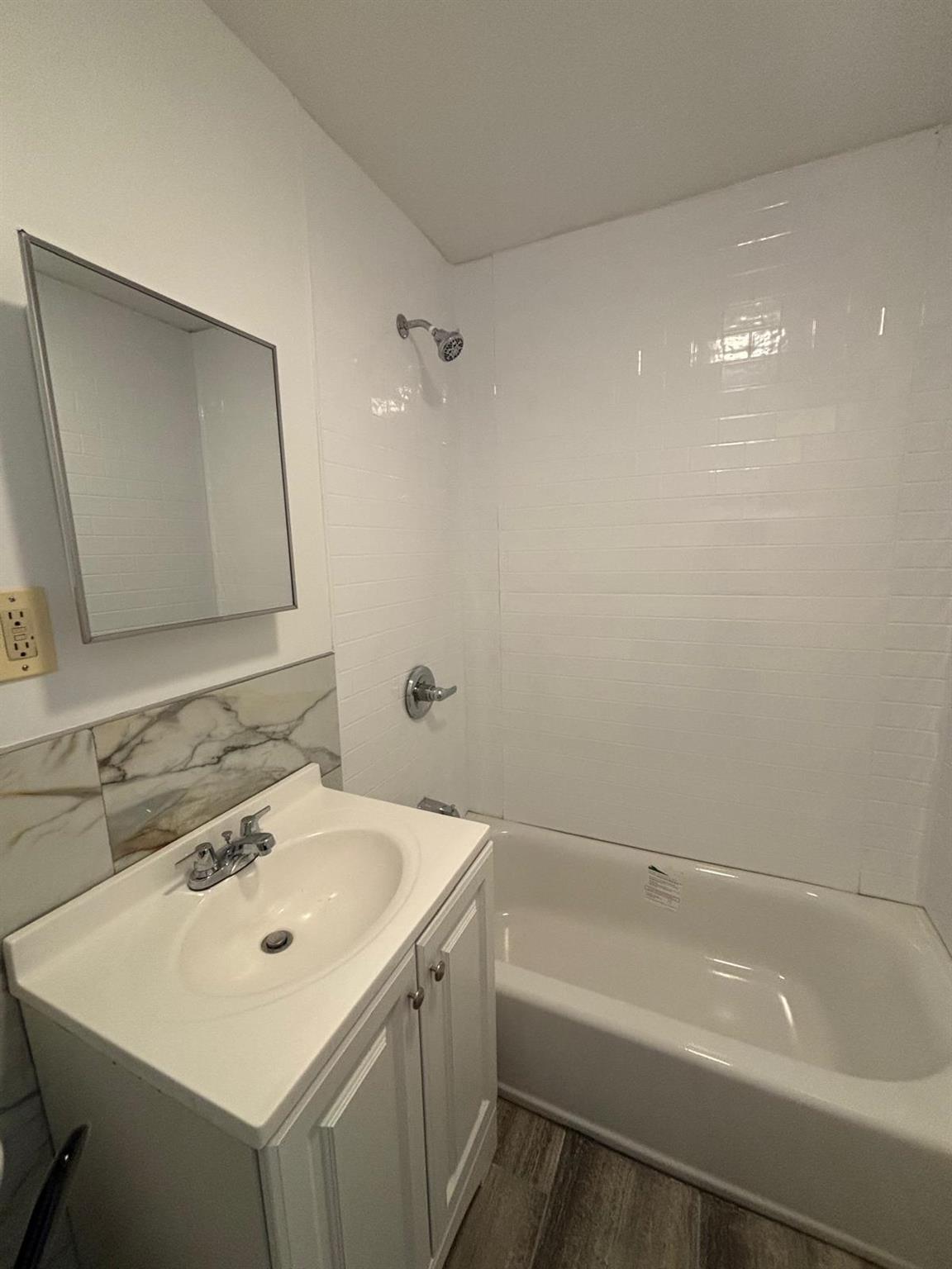 1022 Woodycrest Avenue A Property Photo 3