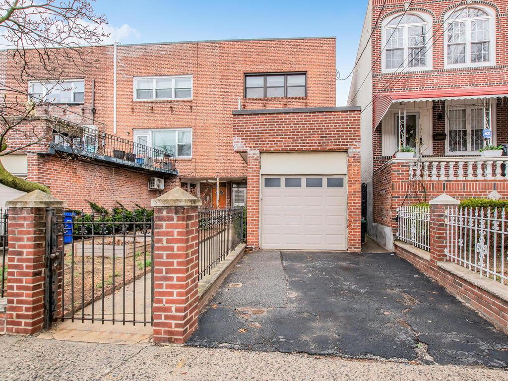 3041 Sedgwick Avenue Property Photo