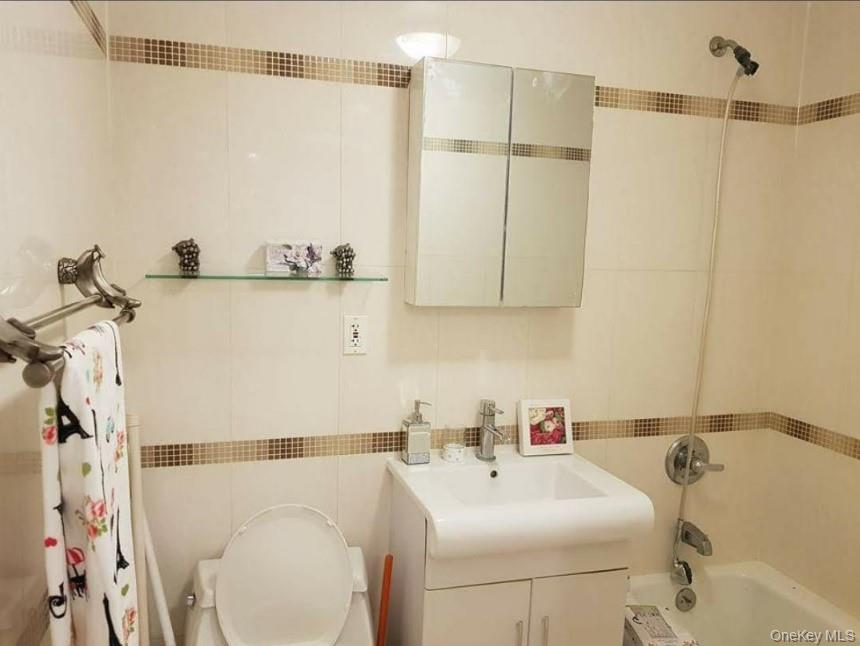 31-12 Union Street 4a Property Photo 13