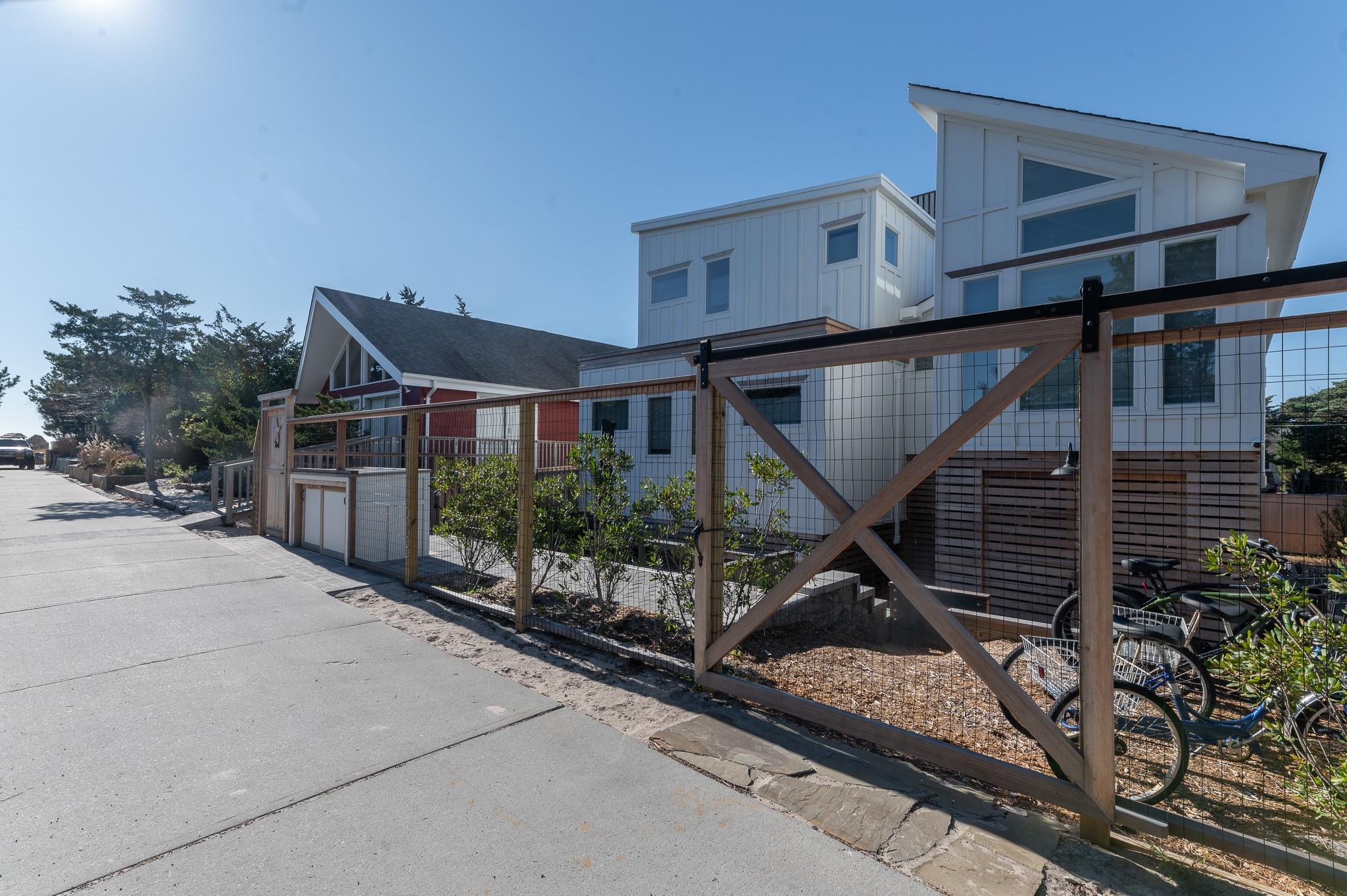 64 Bungalow Walk Property Photo 2