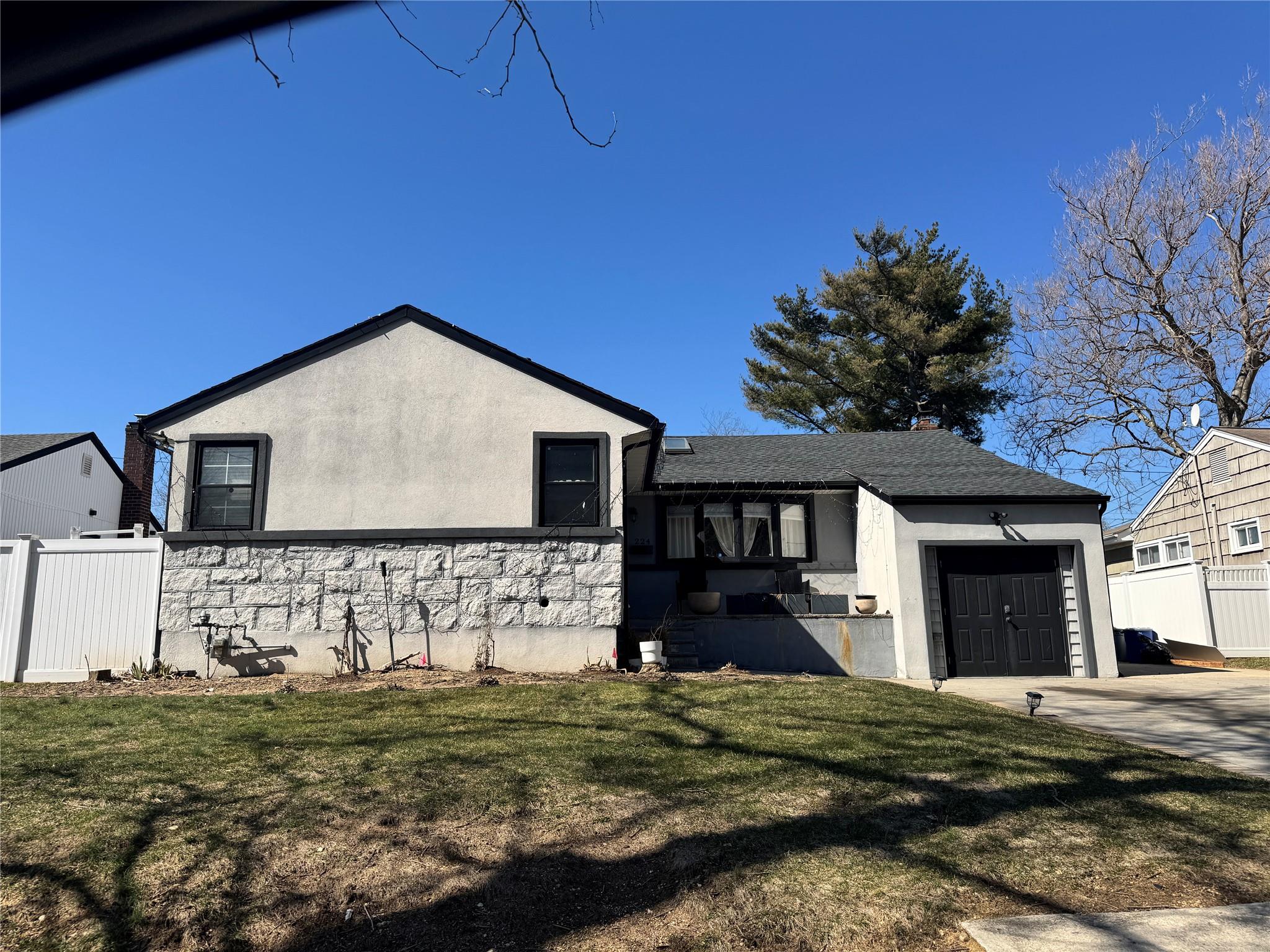 224 Hungry Harbor Road Property Photo