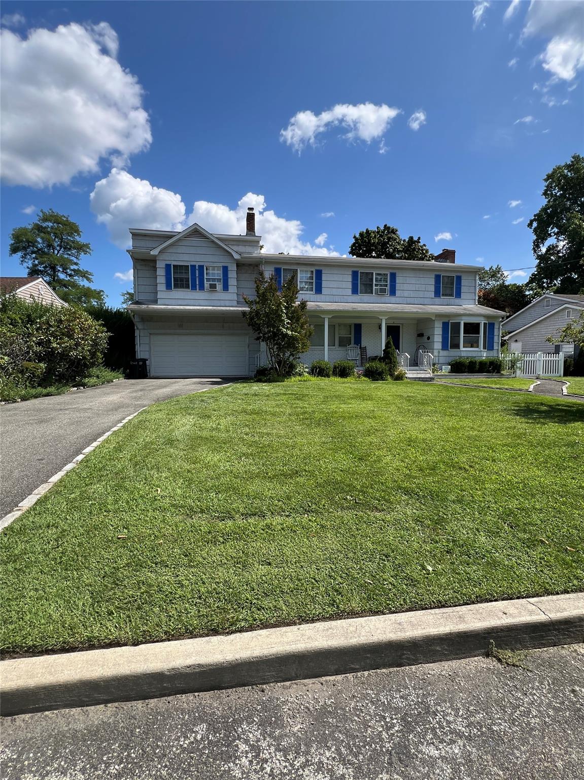 11 Colonial Lane Property Photo