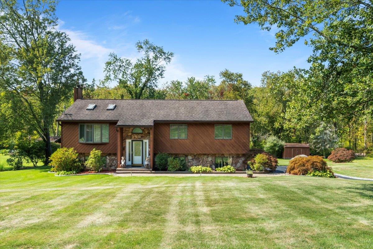33 Ludingtonville Road Property Photo