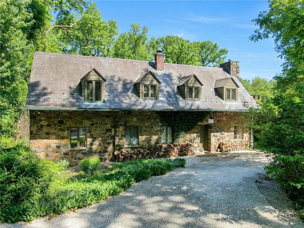 21 Woods Road Property Photo