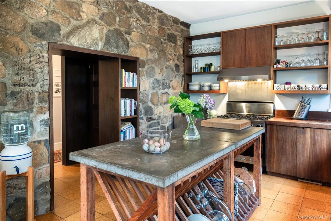 21 Woods Road Property Photo 15