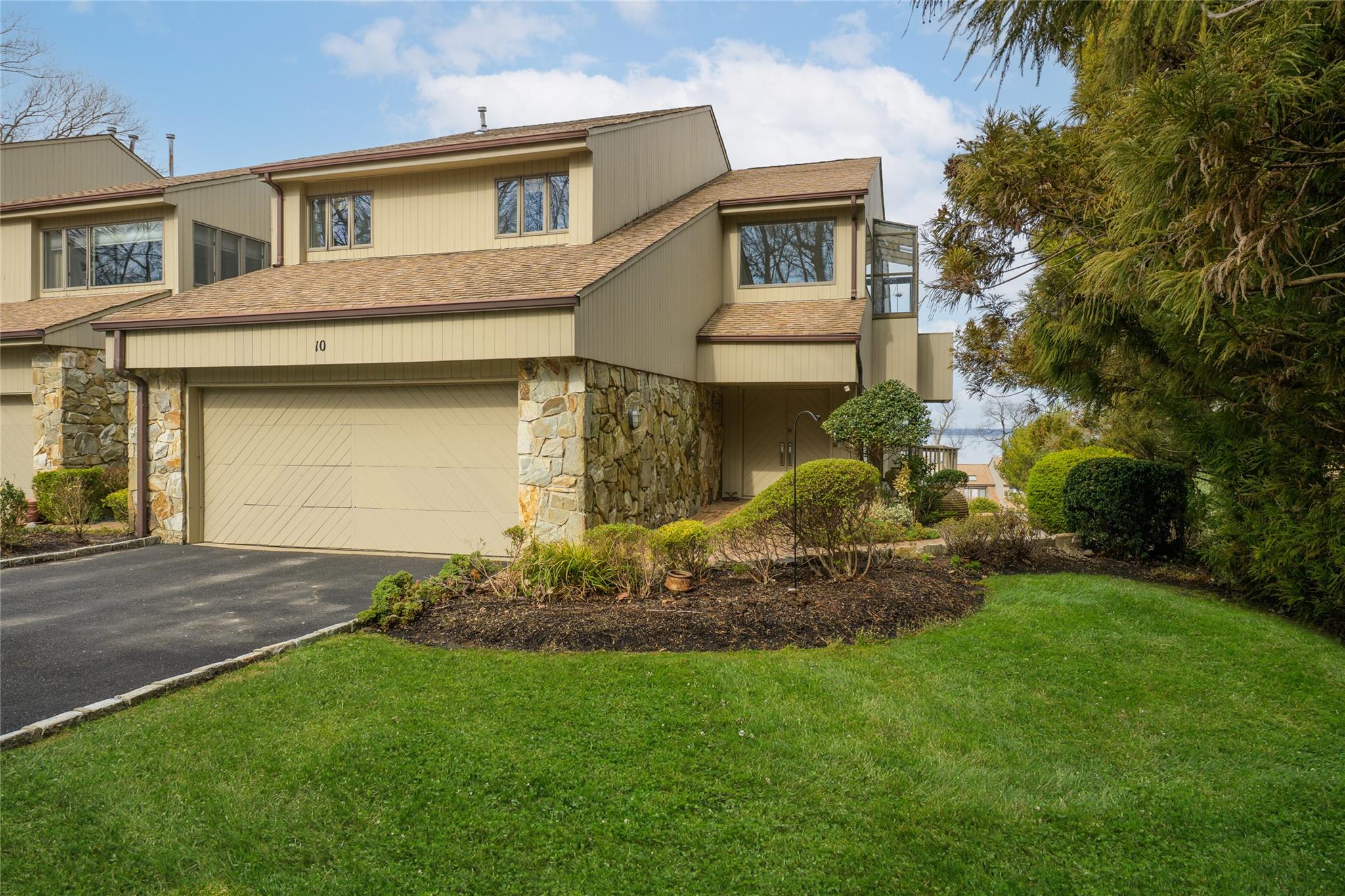 10 Windward Road Property Photo 1