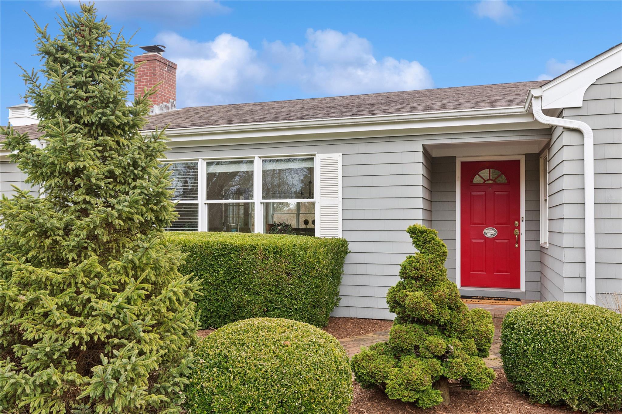 65 Quogue Street Property Photo 2
