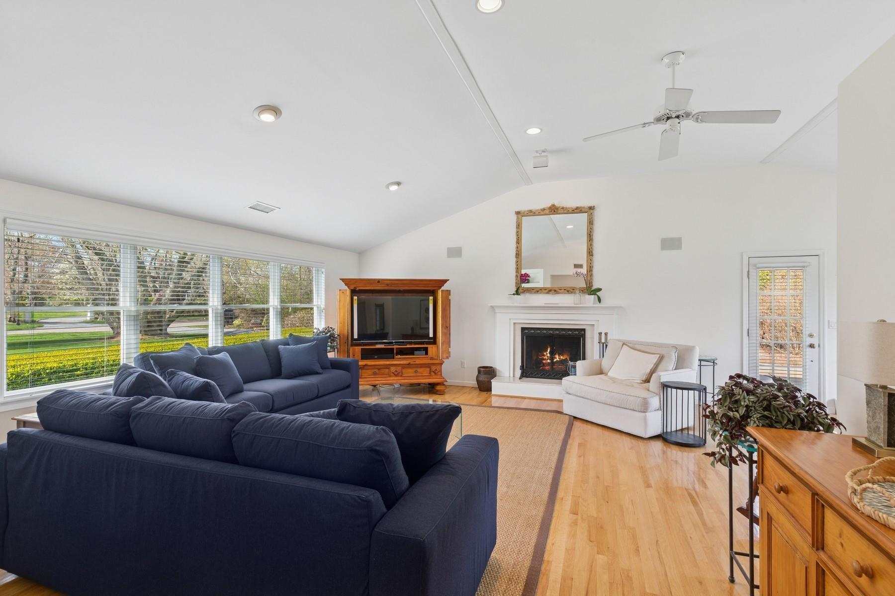 65 Quogue Street Property Photo 5