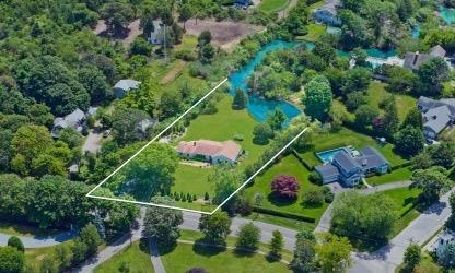 65 Quogue Street Property Photo 16