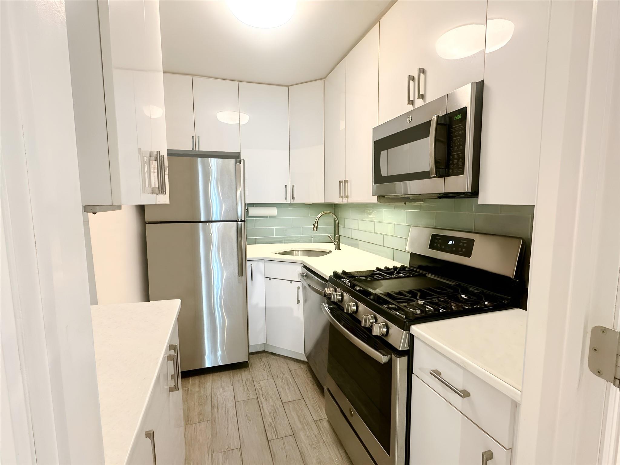 61-20 Grand Central Parkway A608 Property Photo 7