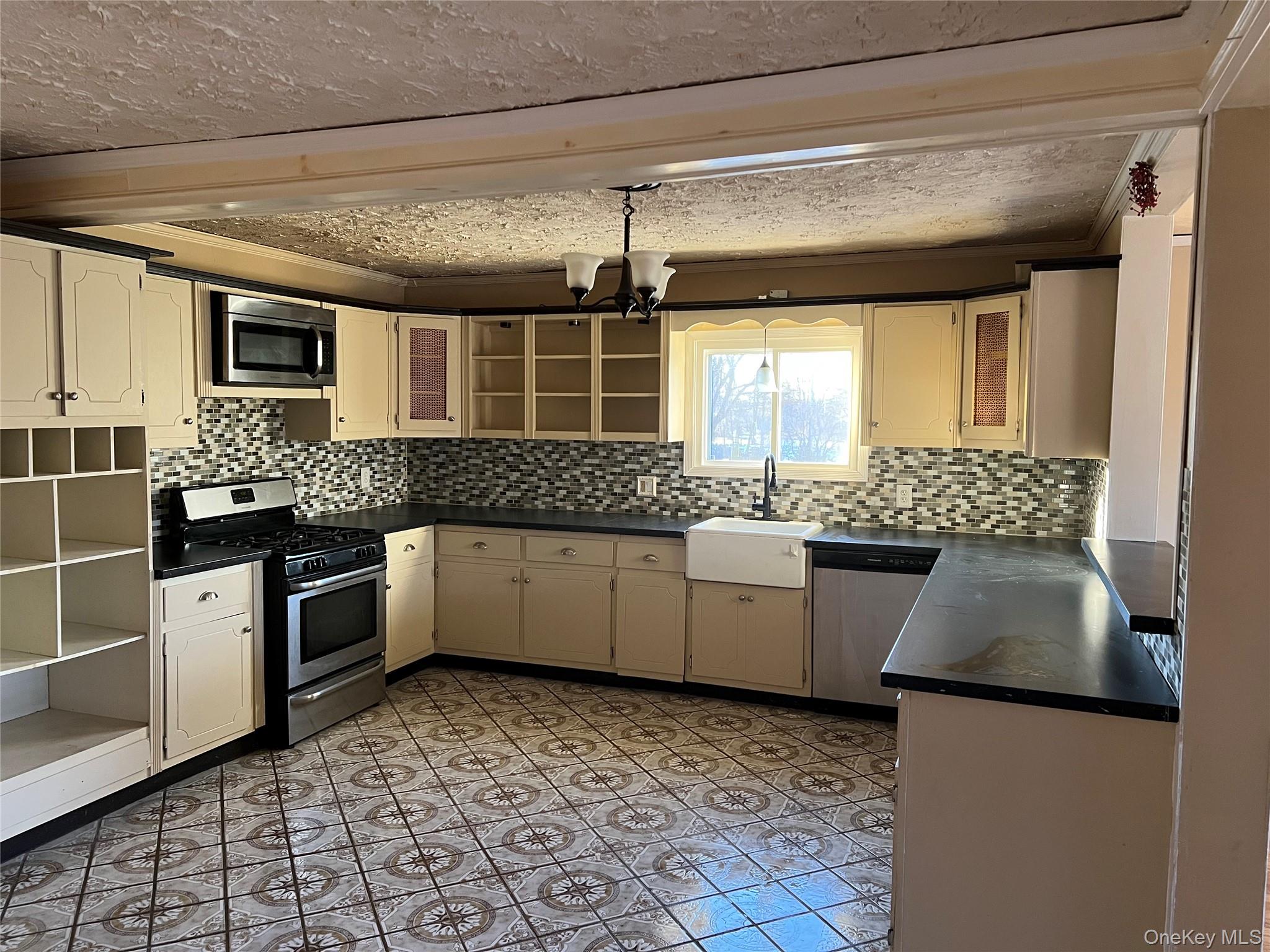 631 State Route 17k Property Photo 13