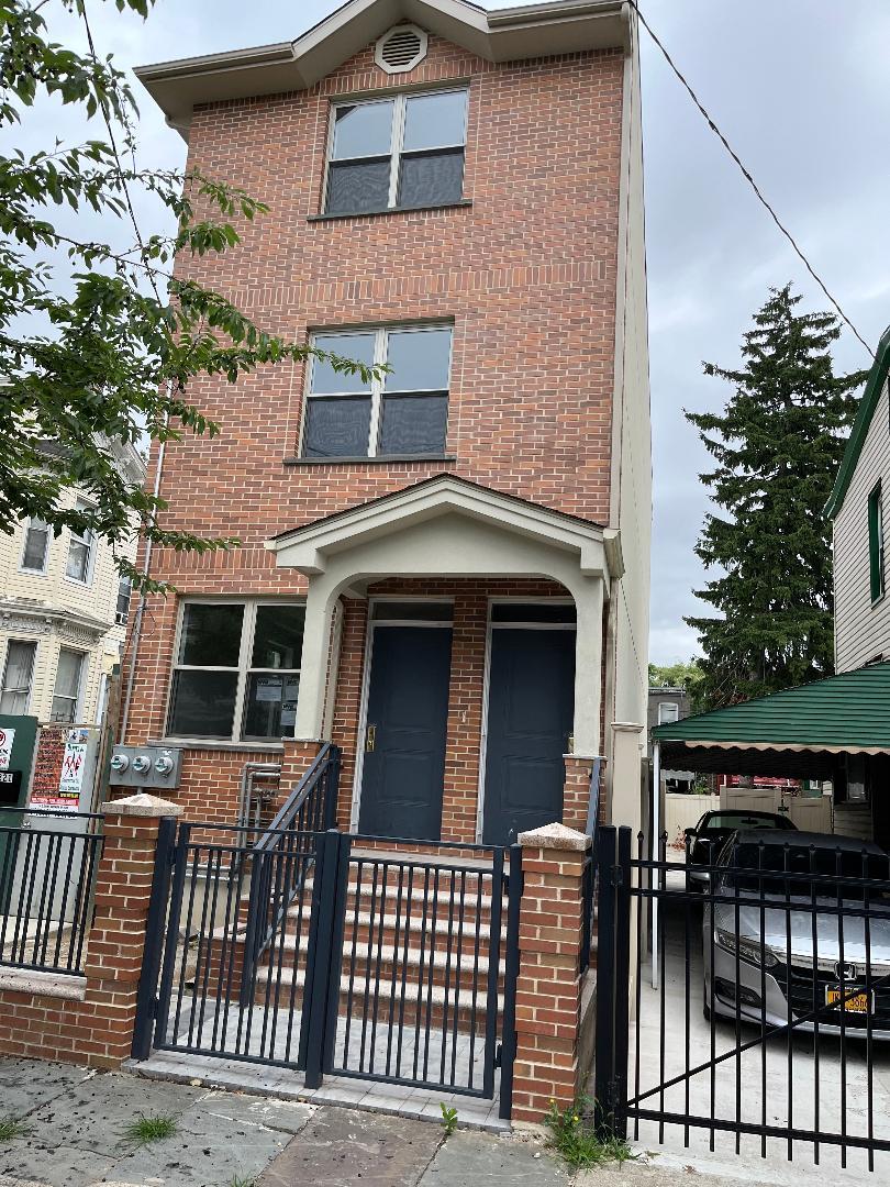 221 Barbey Street Property Photo