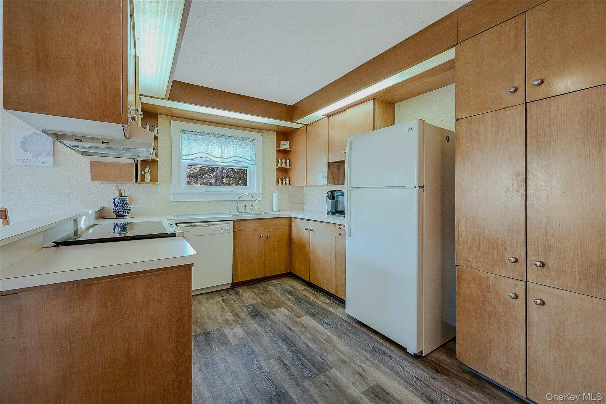 425 Old Shipyard Lane Property Photo 6