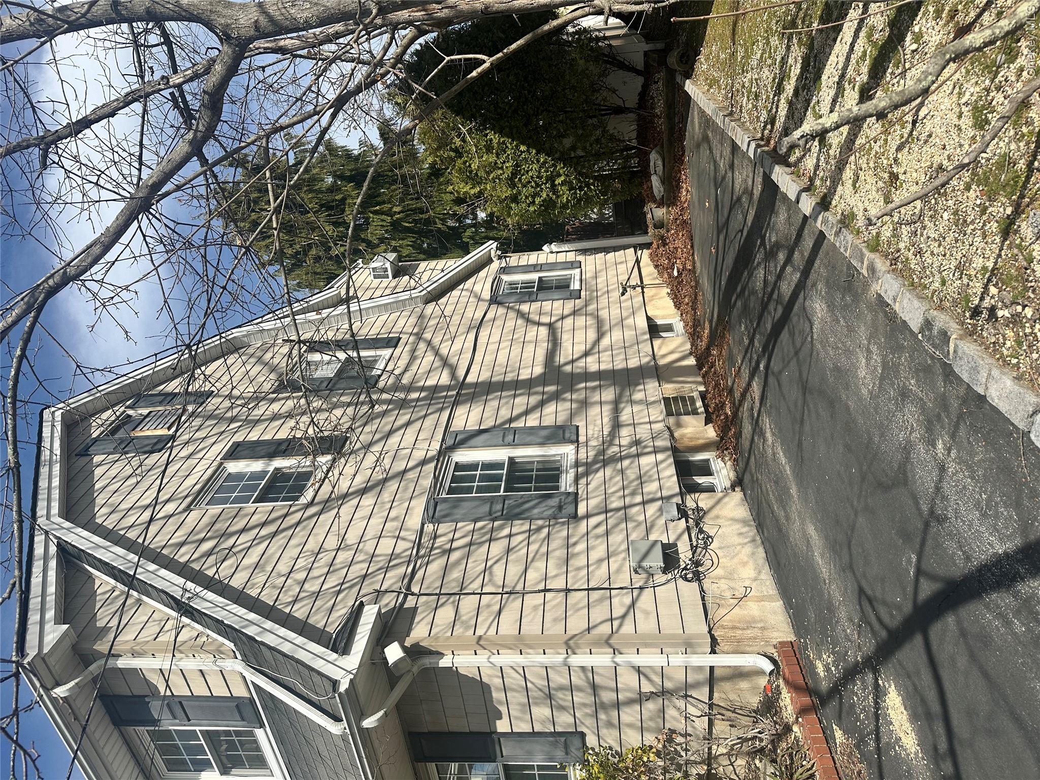 122 Finucane Place Property Photo 4