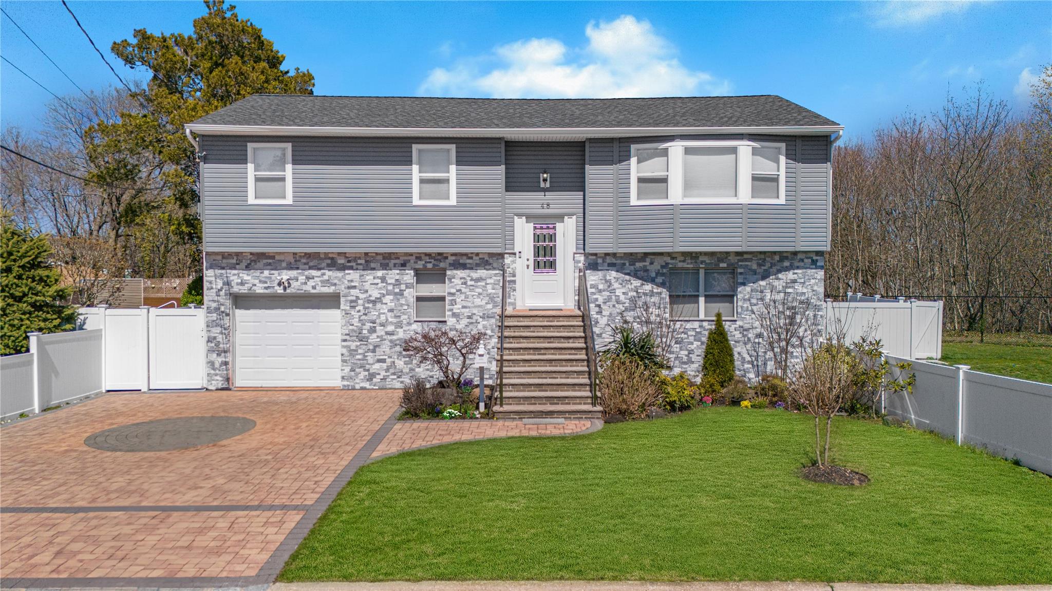 48 Floral Property Photo