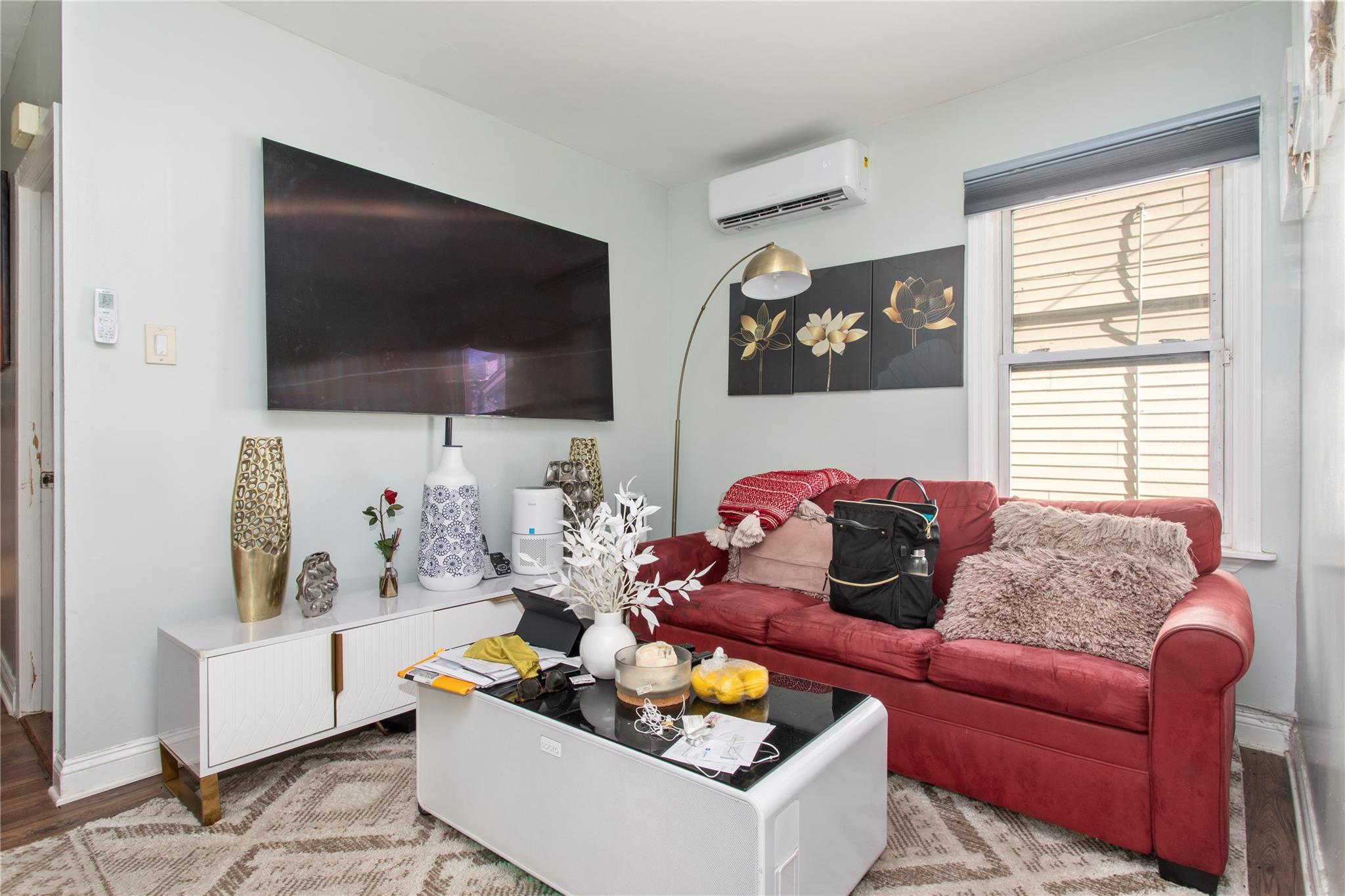 4611 Matilda Avenue Property Photo 2