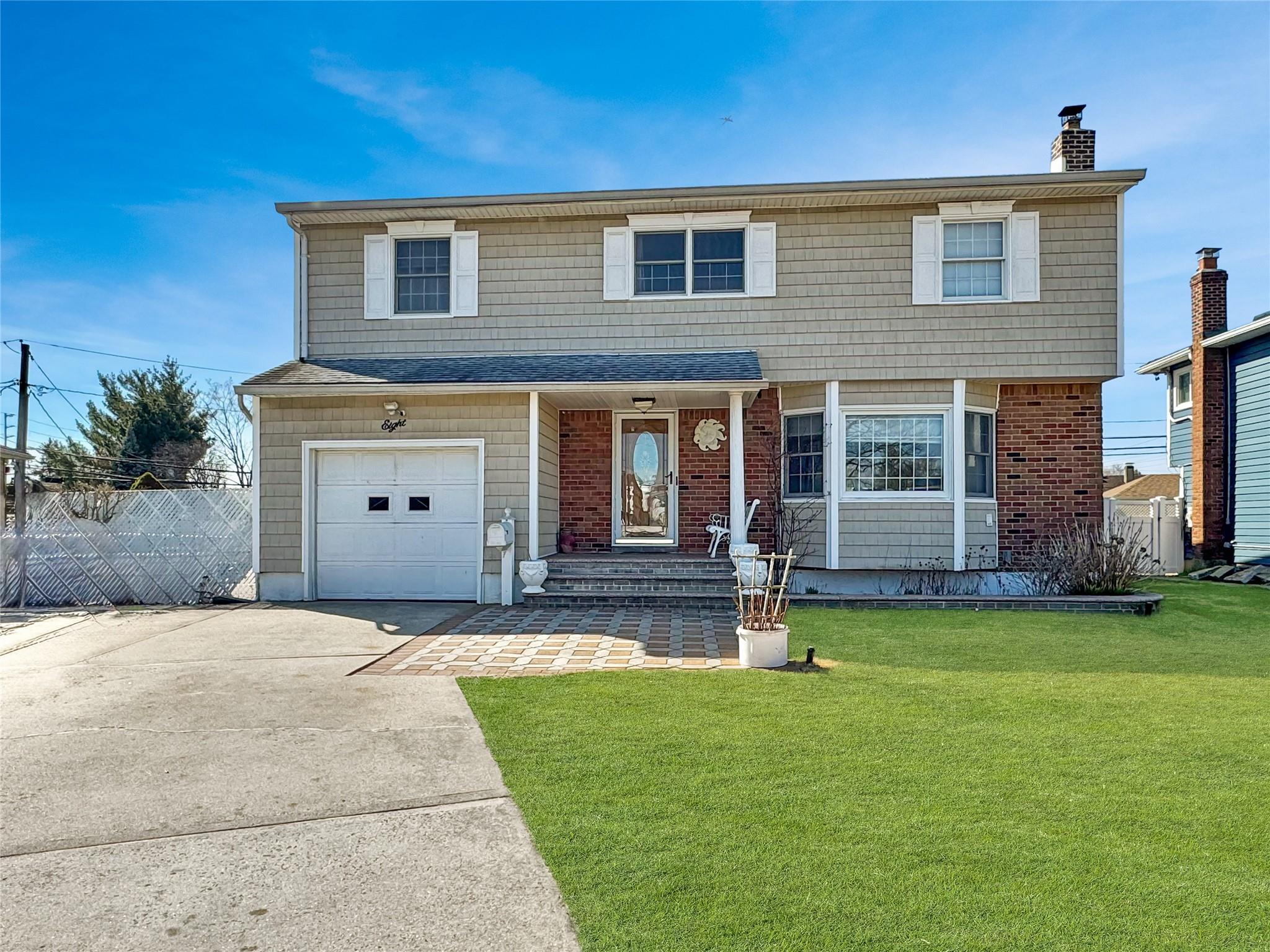8 Patricia Court Property Photo