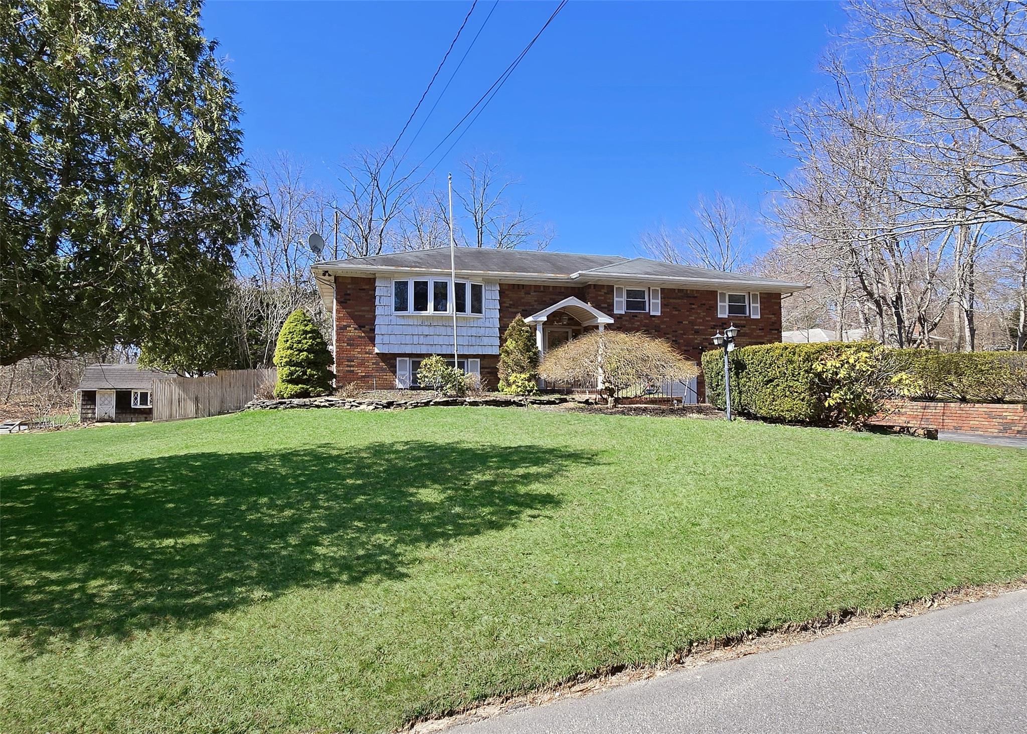 276 Holbrook Road Property Photo