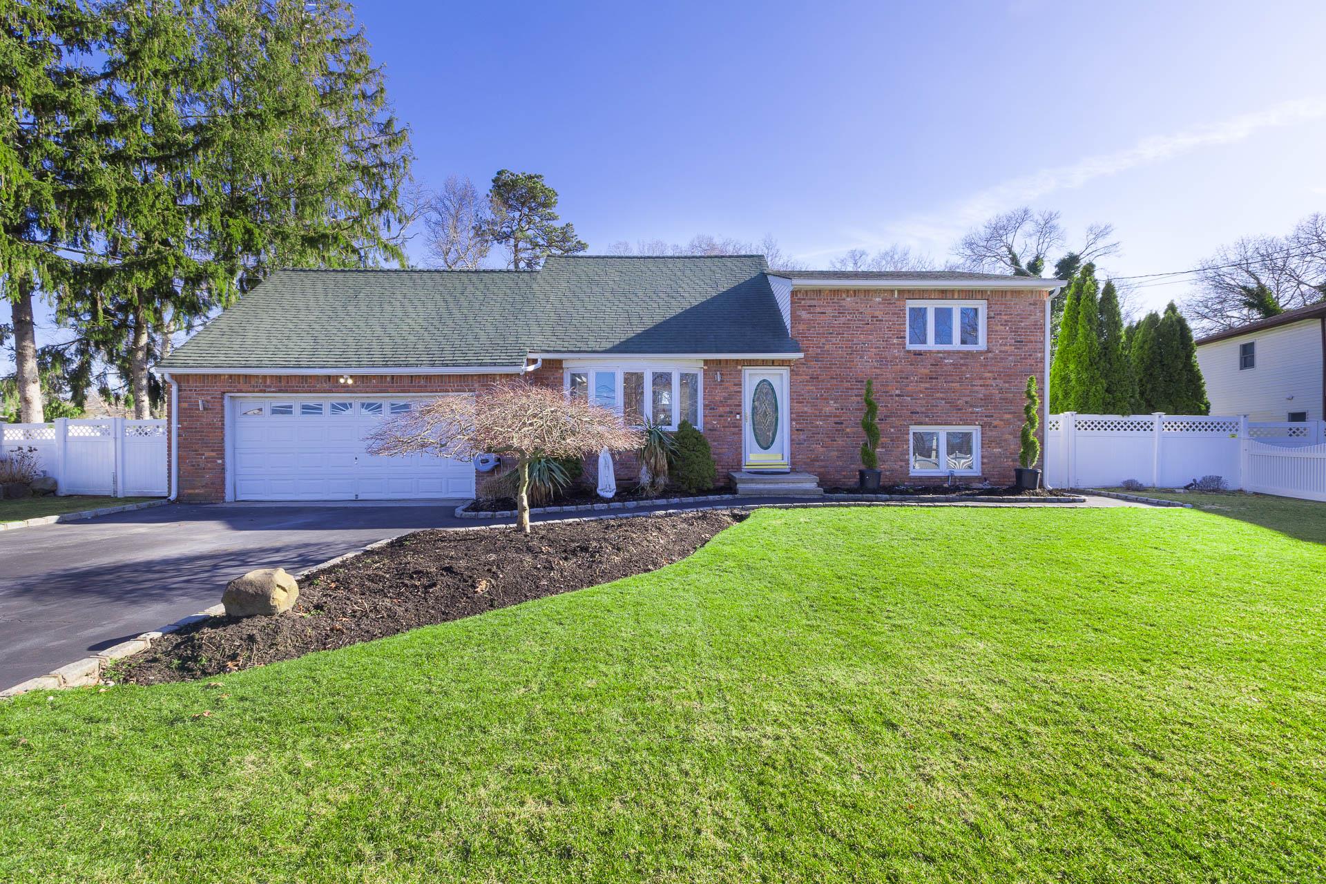 84 Riverside Avenue Property Photo