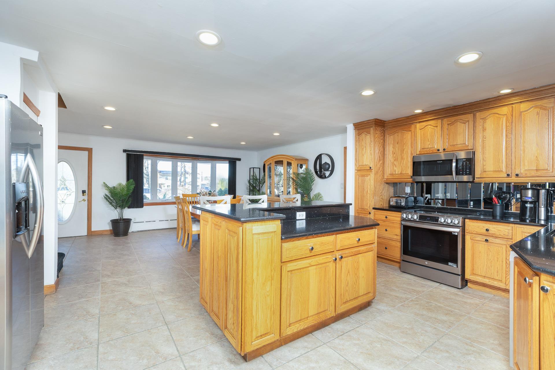 84 Riverside Avenue Property Photo 7